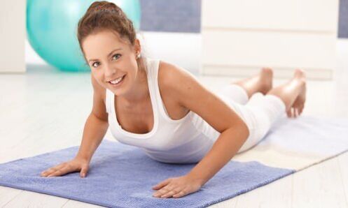 Egzersiz terapisinin yardımıyla servikal omurganın osteokondrozunun durumunu iyileştirebilirsiniz. 